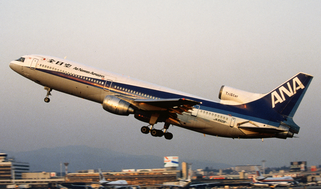 An L-1011 of All Nippon Airways takes off from Osaka International Airport (Spaceaero2)